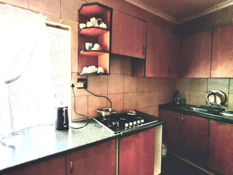 Income generating property - Photo 3