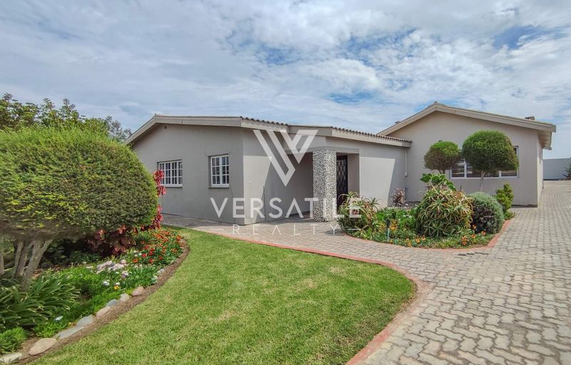 Generous 420sqm Single Level Family Home