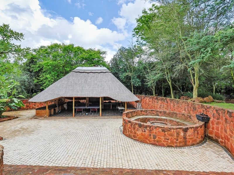 A Serene Bush Lodge-Style Home with Exceptional Family Space - Photo 10