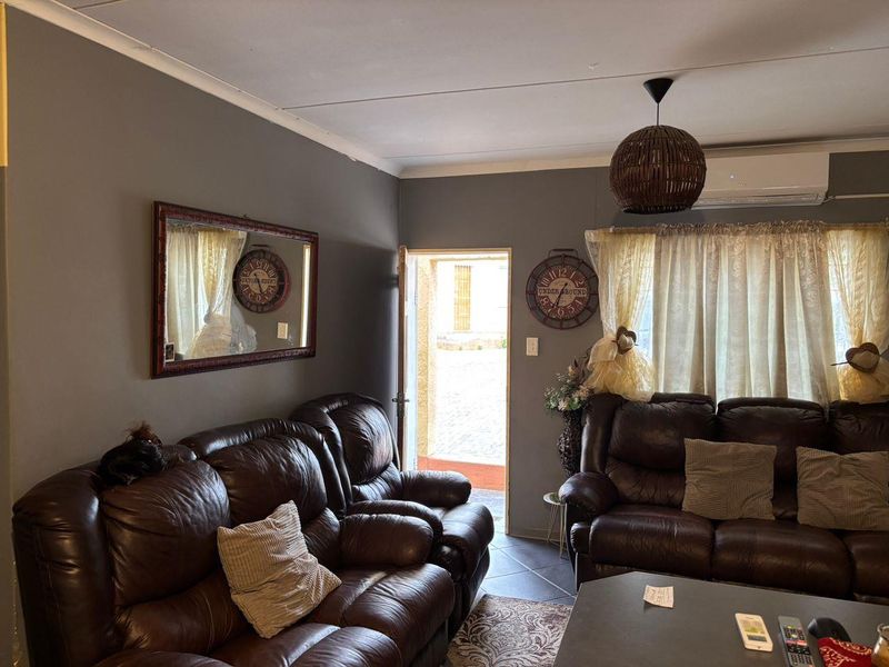 Khomasdal  Windhoek- Town house for Sale - Photo 2