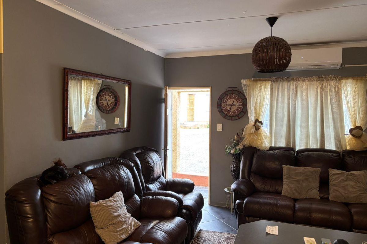 Khomasdal  Windhoek- Town house for Sale - Photo 2