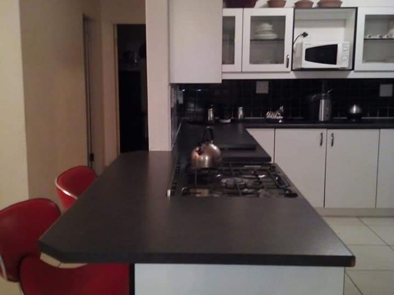 Family House with 3 Flats for Sale, Swakopmund Tamariskia - Photo 2