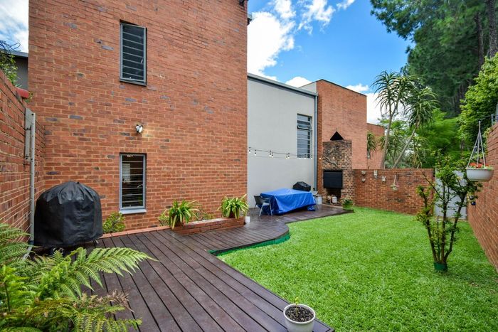 Property #2461752, Townhouse For Sale in Die Wilgers