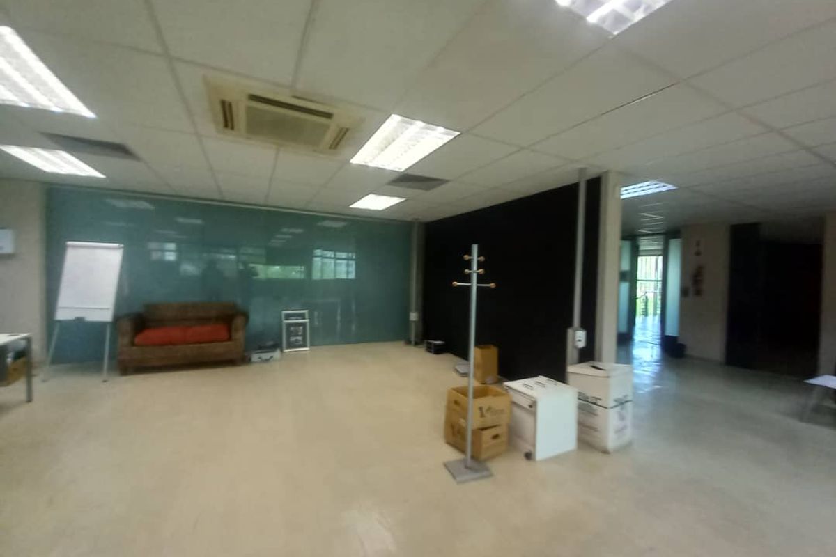 Building  to Rent  / Either entire building or per floor - Photo 4