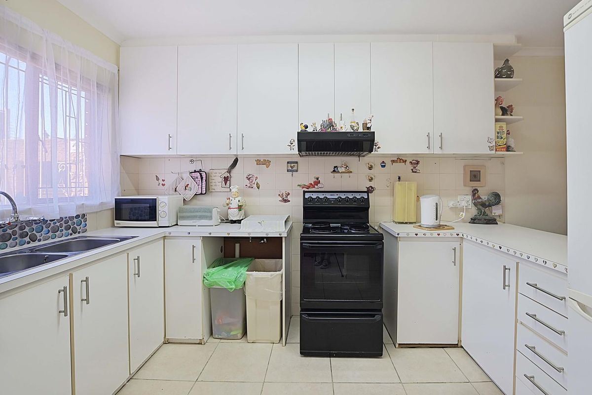 Rare Opportunity to Own in Leo – Your Perfect Secure Retreat Awaits! - Photo 5