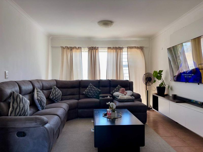 Spacious 2-Bedroom Apartment for Sale in Gordon’s Bay Golf Terraces - Photo 6