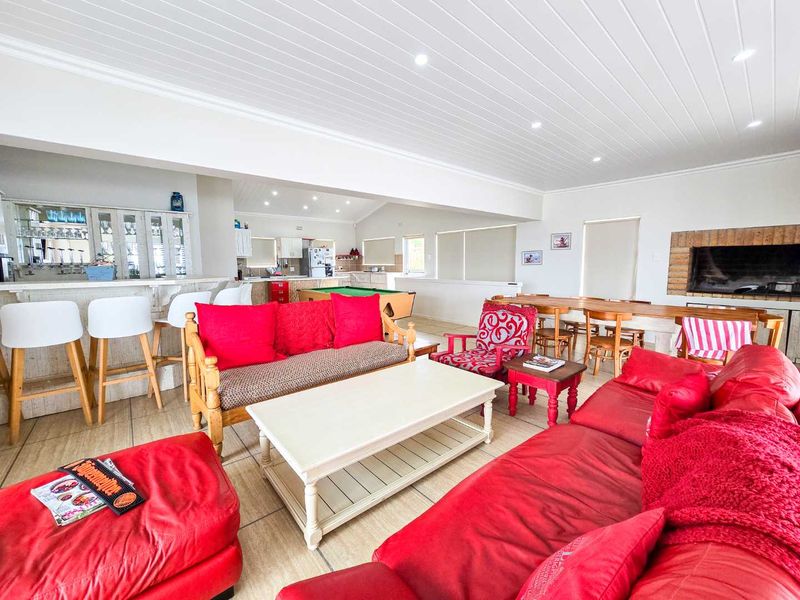 For Sale in Jongensfontein – Stunning Home with Breathtaking Sea Views - Photo 6