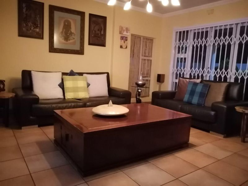 7 Bedroom House In Clayville Ext 8 - Photo 7