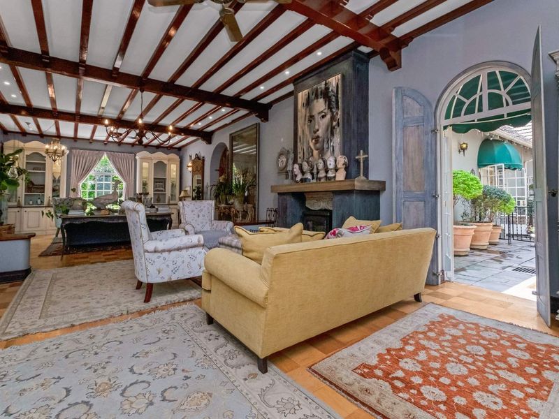 AN EXCEPTIONAL PROPERTY WITH ENDLESS POSSIBILITIES. - Photo 8