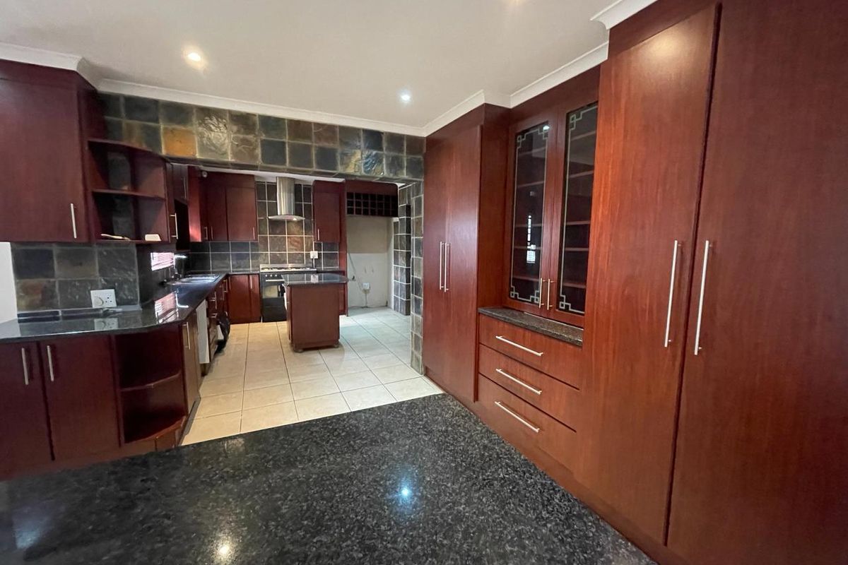 Great family home - Photo 2