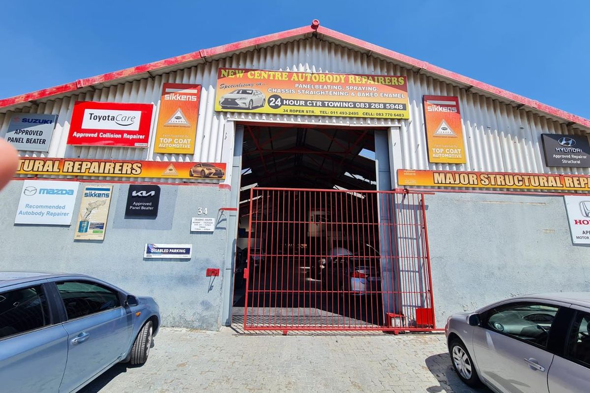 Unlock Opportunity: Versatile Warehouse in New Centre - Photo 2