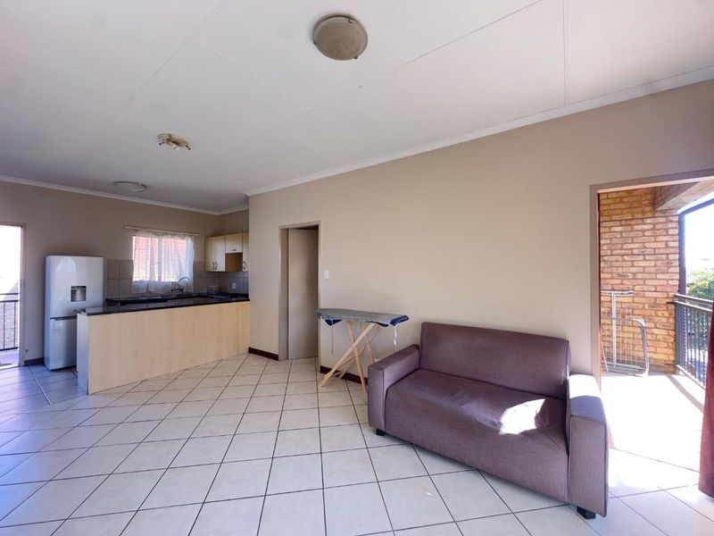 1 Bedroom Apartment With A Balcony - Photo 8