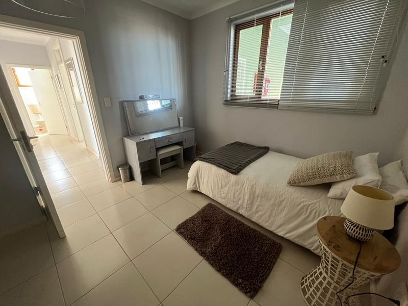 FOR SALE - EXCEPTIONAL 4 BEDROOM PENTHOUSE IN CENTRAL SWAKOPMUND, NAMIBIA - Photo 6