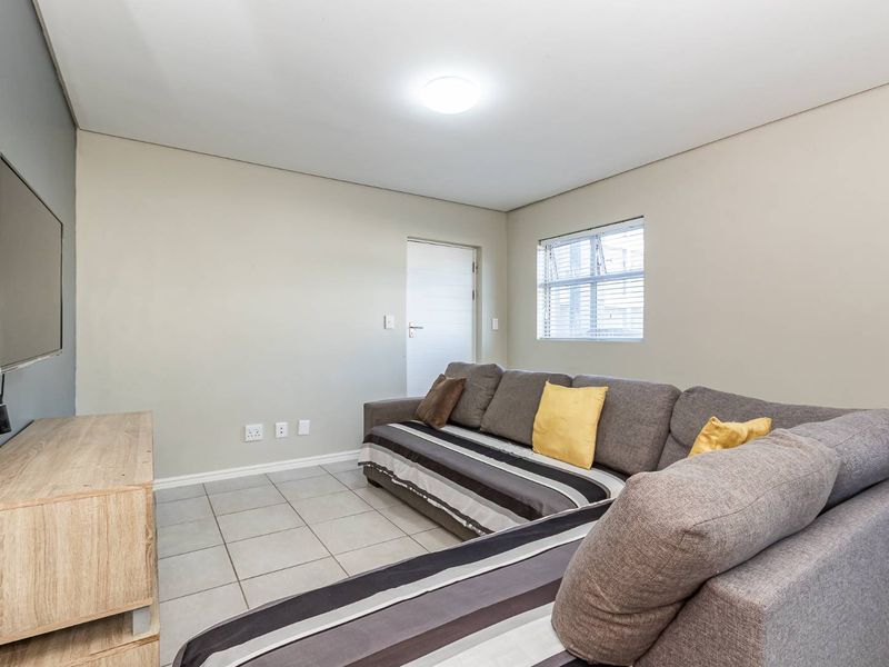 SMART GROUND FLOOR UNIT - Photo 8