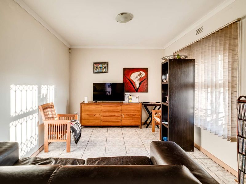 Lock And Go Starter Home! - Photo 8