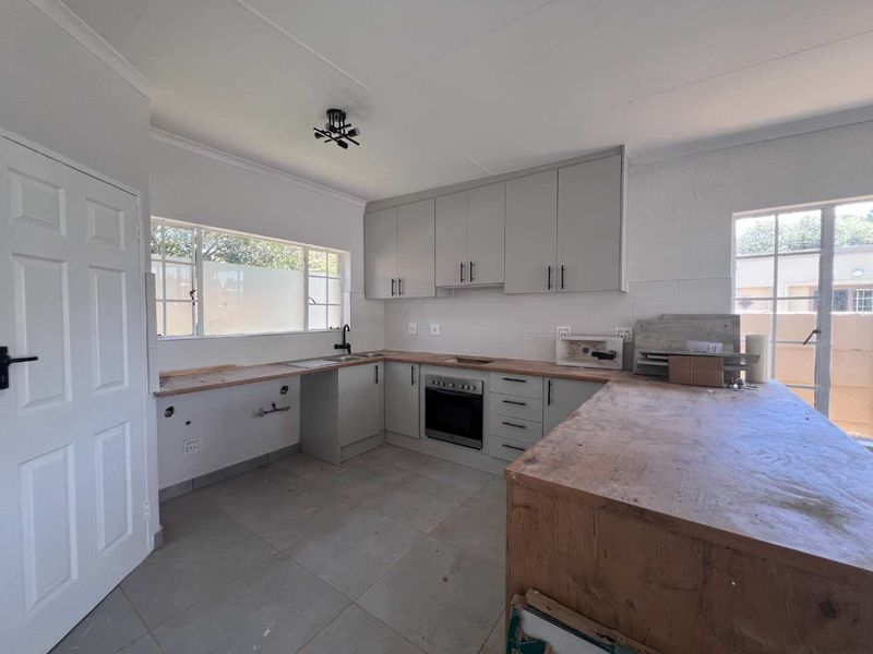 Fully Renovated Cluster Unit on Trinity School Doorstep - Photo 7