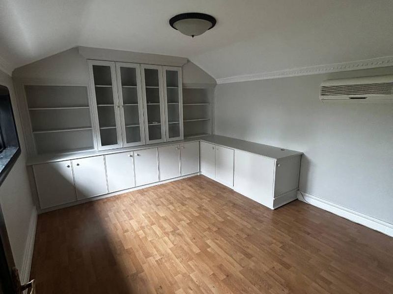 Where Comfort Meets Corporate Living - Photo 8