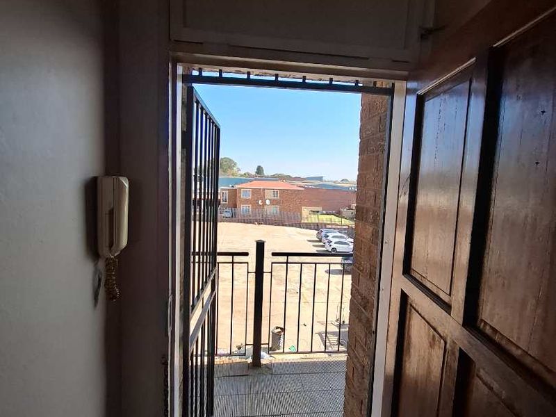 1 Bedroom Apartment - Photo 1