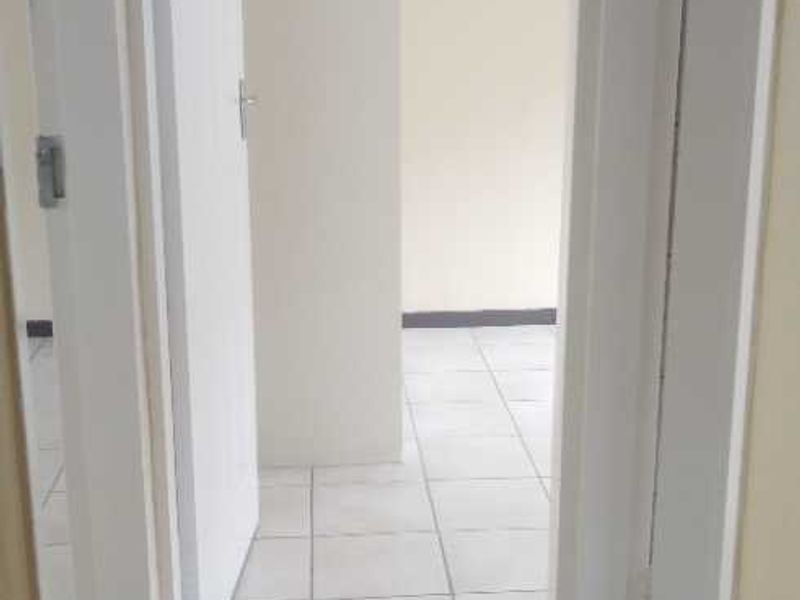 2 bed,1 bath ground floor unit for sale - Photo 5