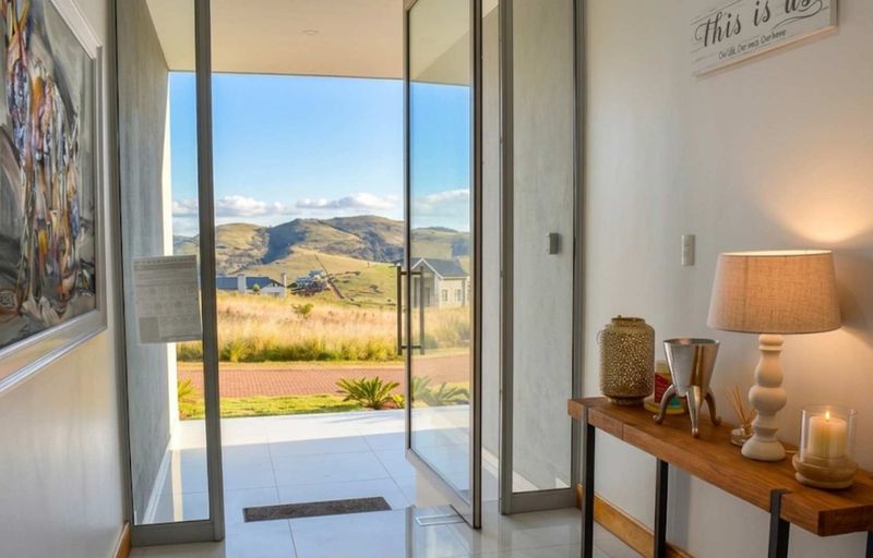 Three-bedroom House in Highland Gate