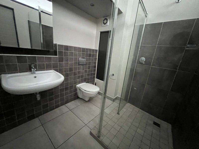 MODERN AND UPMARKET PROPERTY FOR THE YOUNG PROFESSIONAL OR INVESTOR - Photo 4