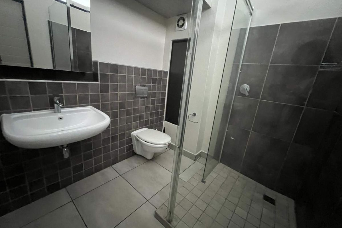 MODERN AND UPMARKET PROPERTY FOR THE YOUNG PROFESSIONAL OR INVESTOR - Photo 4