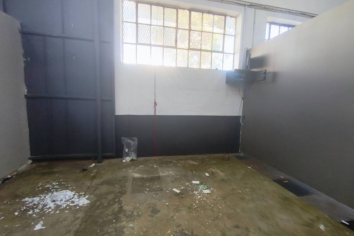 900m2 Factory or Warehouse To Let in New Doornfontein - Photo 2