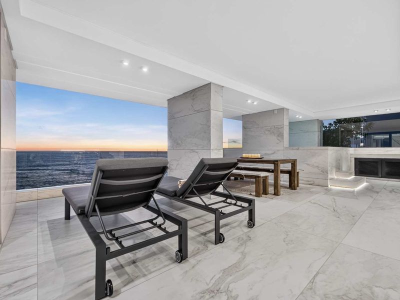 Exceptional Oceanfront Penthouse in Bantry Bay - Photo 6