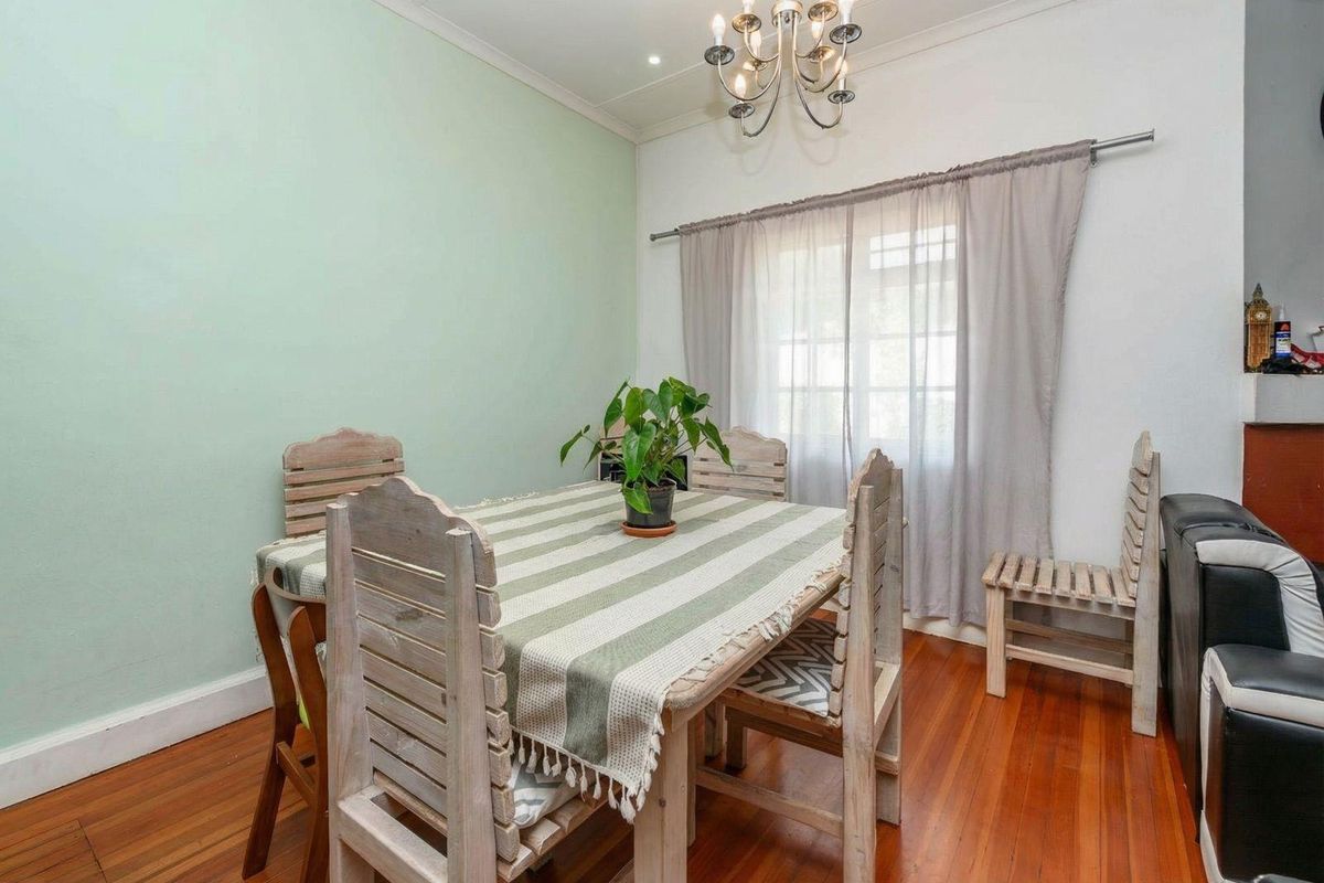 Spacious Family Home with Multiple Dwellings in sought-after Lloyd Road - Photo 5