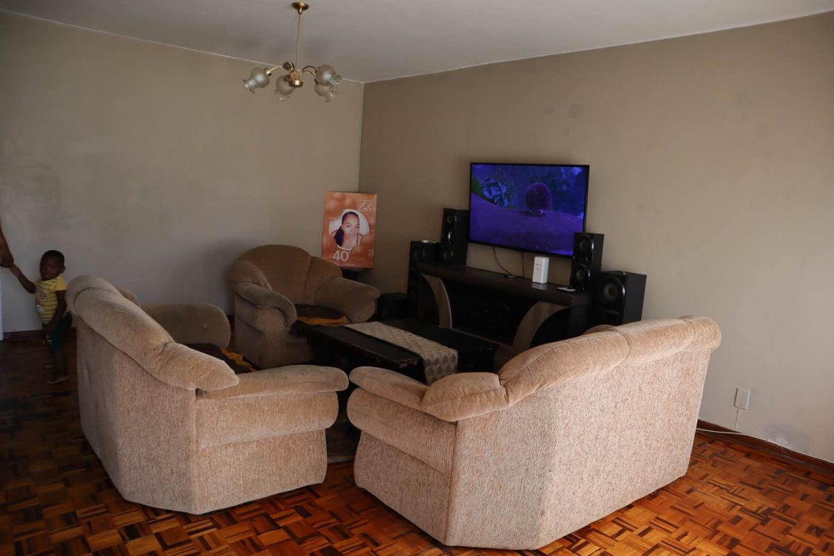Attention Investors-Stadium View 100m2 flat available in Sydenham Smart Street - Photo 4