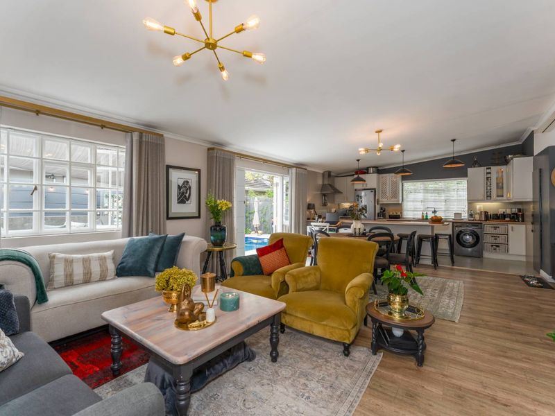 COMFY AND WELCOMING - Photo 4