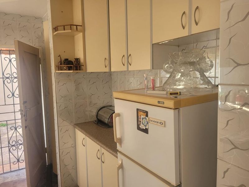 2-Bedroom Rental with 3 Parking Spaces in Arena Park - Photo 7
