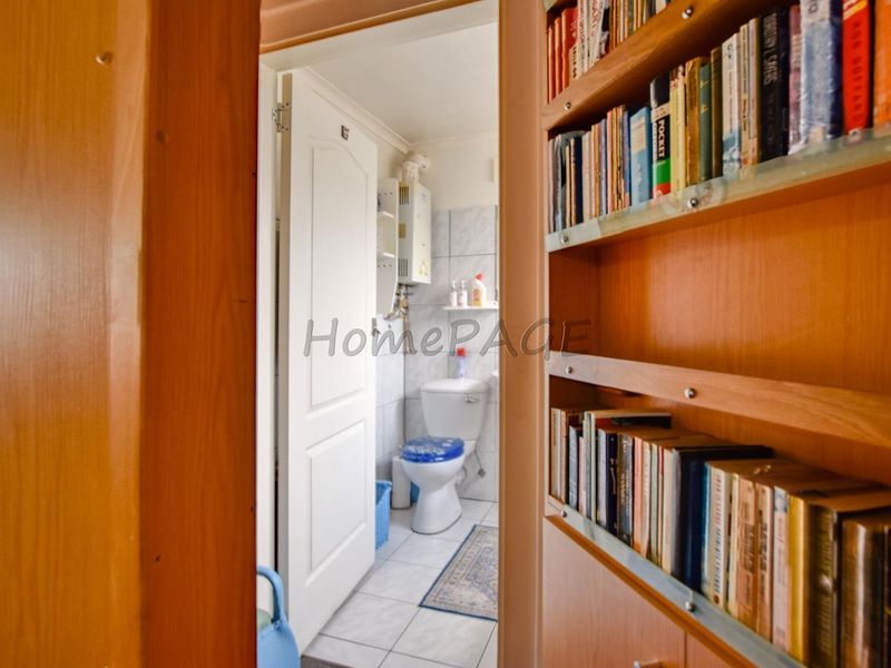 Vineta, Swsakopmund:  SMART OLD DAME for sale IN A POPULAR STREET - Photo 8