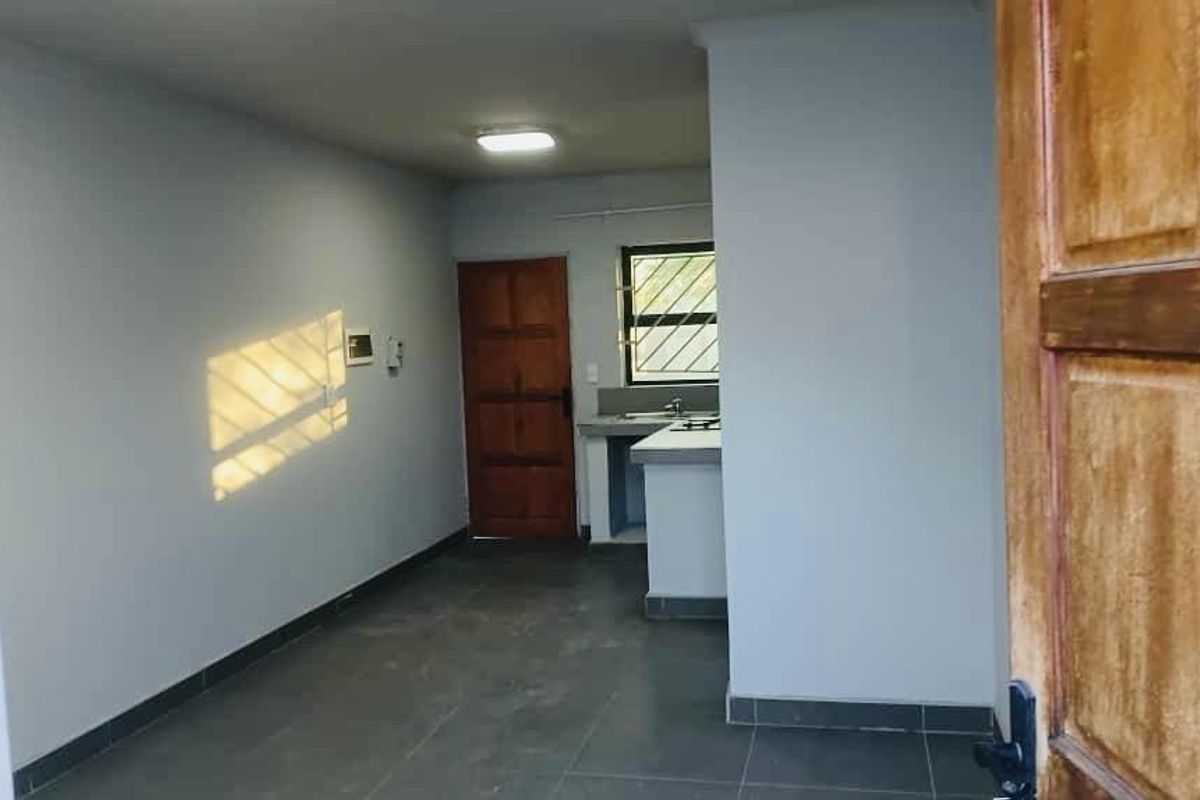 BLOCK OF 16 FLATS FOR SALE in NKURENKURU, Ext.1, Kavango West Region. - Photo 5