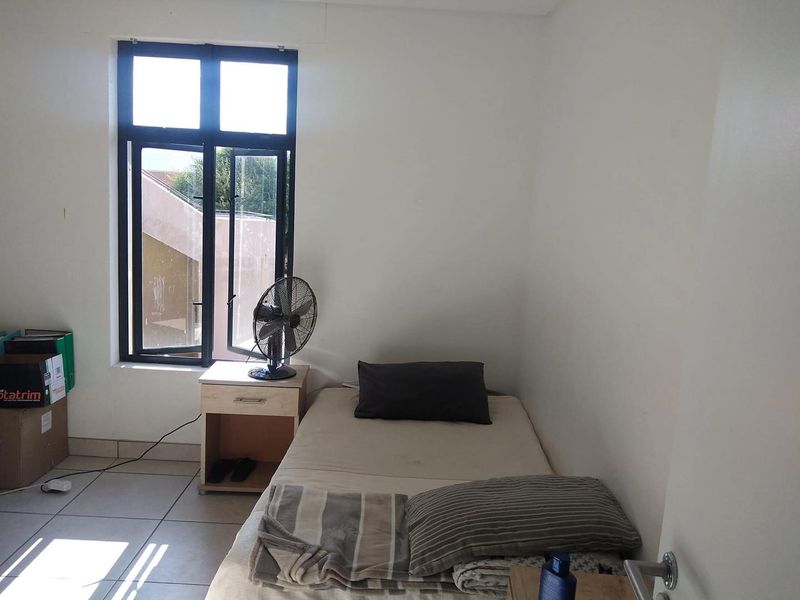 This Apartment comes with furniture! 🌷Only 40km South of Windhoek in a lovely complex nearby the Pharmacy and Golf Club. - Photo 10