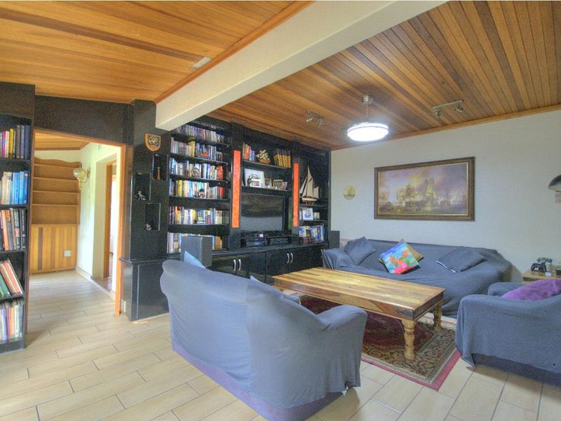 Massive Family home with Giant Cottage in Prime Brackenhurst (meyersdal side) - Photo 10