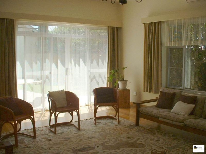 HOUSE PLUS FLAT WITH 14 ROOMS & OFFICE RIGHTS - Photo 8