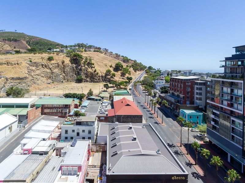 SUNNY AND BRIGHT - Photo 2