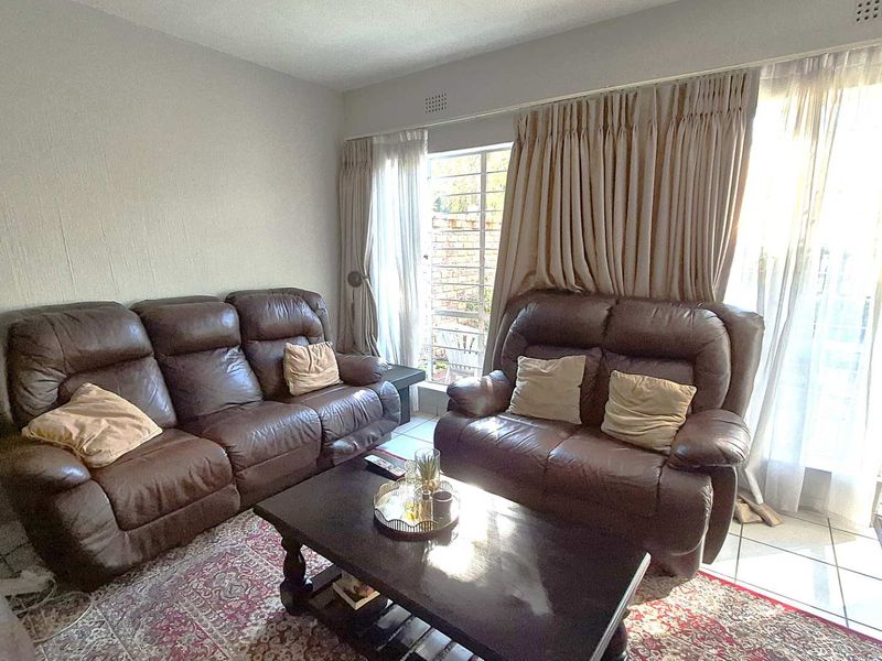 Secure 3-Bedroom Duplex -Close to Ferndale on Republic - Photo 6