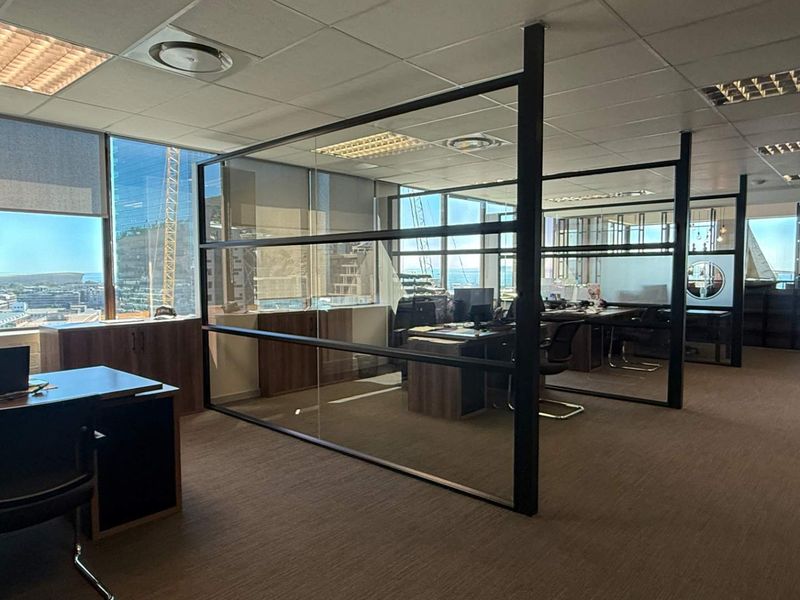 Beautifully Fitted out Semi-Furnished office 16th floor - Photo 2