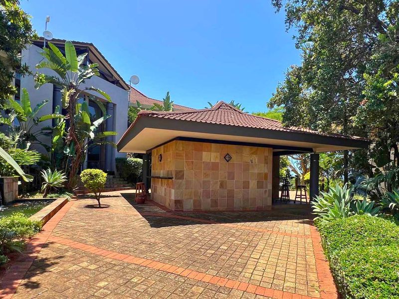 377 m2 Office for Sale in La Lucia | Two Open-Plan Wings - Photo 2