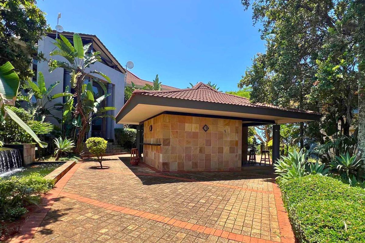 377 m2 Office for Sale in La Lucia | Two Open-Plan Wings - Photo 3