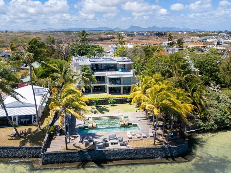 EXCLUSIVE BEACHFRONT SANCTUARY. - Photo 8