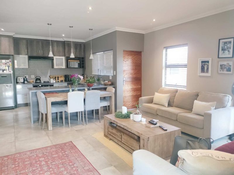 Modern 2-Bedroom Townhouse in New Development in Prime area - Photo 4