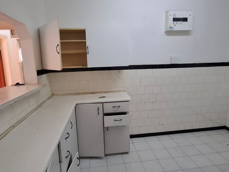 Cozy Essenwood Apartment Near Atrium Mall - Secured Parking & Fully Air Conditioned !! - Photo 3