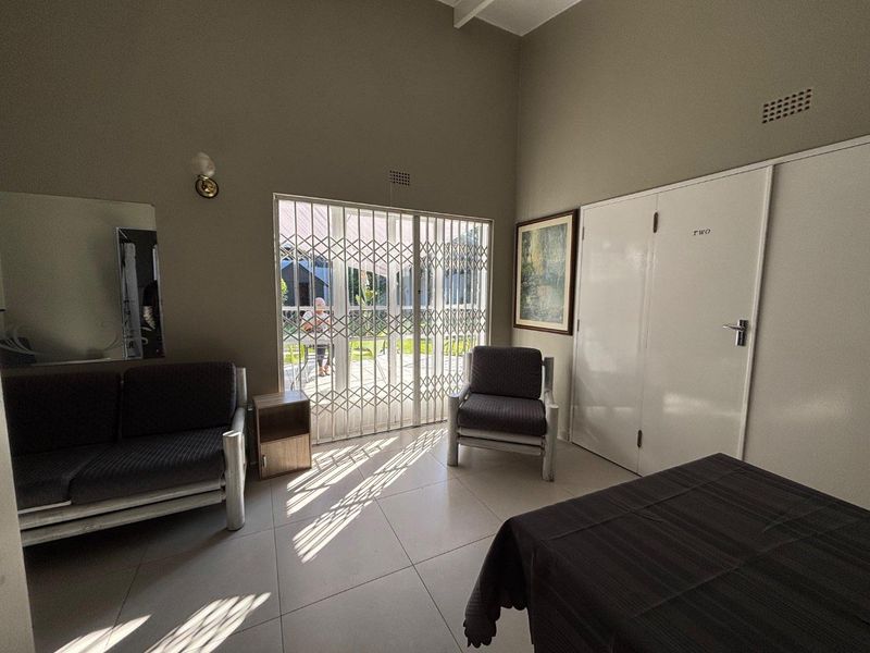 Room in Shared House - Photo 6