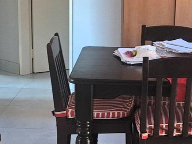 Stunning, move-in-ready townhouse offers ultimate luxury living - Photo 4