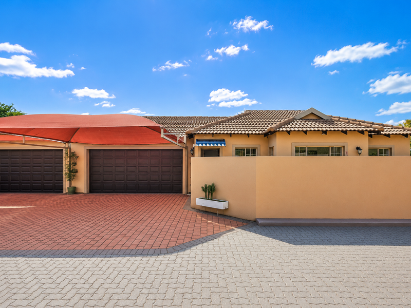Charming 2 Bedroom Townhouse in Wierda Crest Estate. - Photo 2