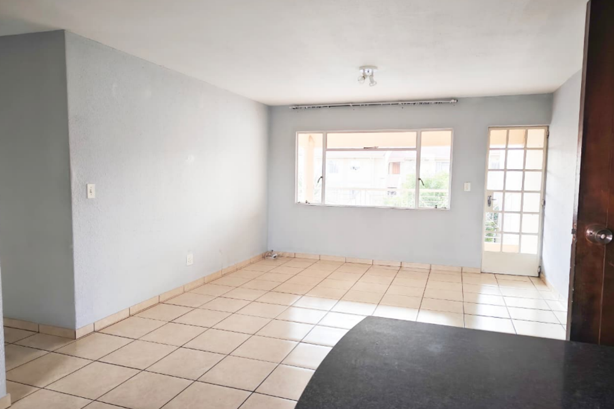 Beautifully maintained 3-bedroom, 2-bathroom apartment - Photo 5