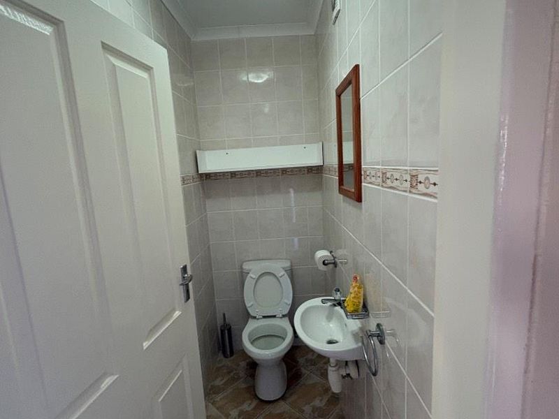 Townhouse To Let in Long Beach - Photo 6